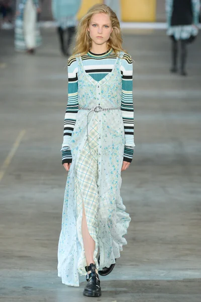 Look 25
